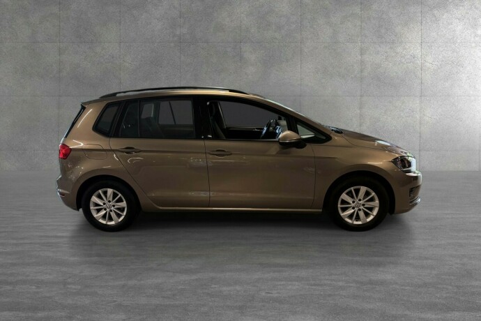 volkswagen-golf-sportsvan-bensin-2017-big-6