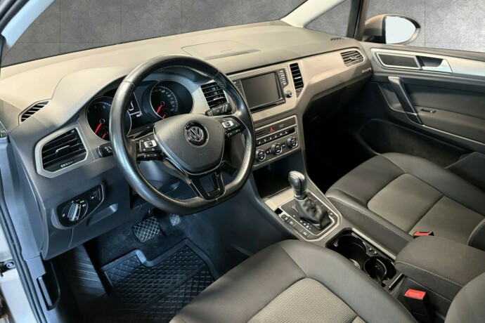 volkswagen-golf-sportsvan-bensin-2017-big-8