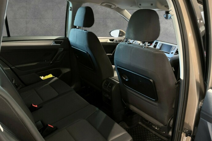 volkswagen-golf-sportsvan-bensin-2017-big-19