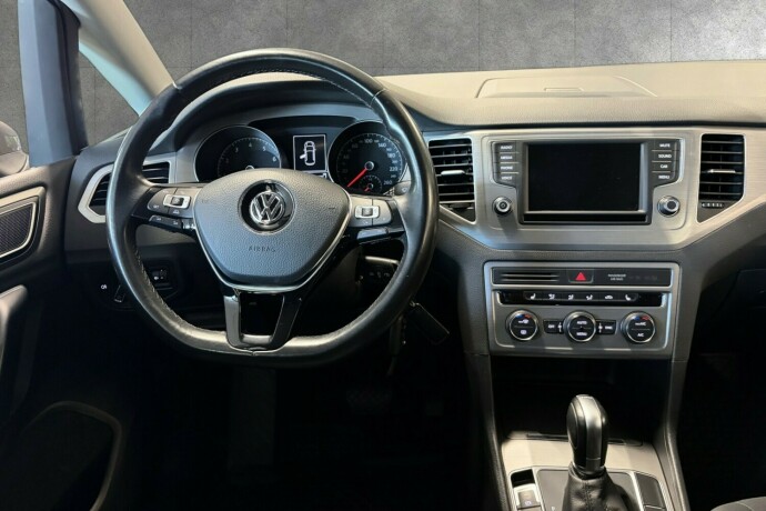 volkswagen-golf-sportsvan-bensin-2017-big-11