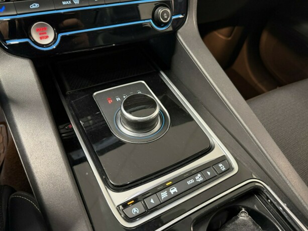 jaguar-f-pace-diesel-2017-big-13