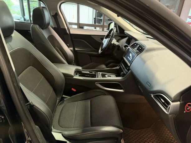 jaguar-f-pace-diesel-2017-big-25