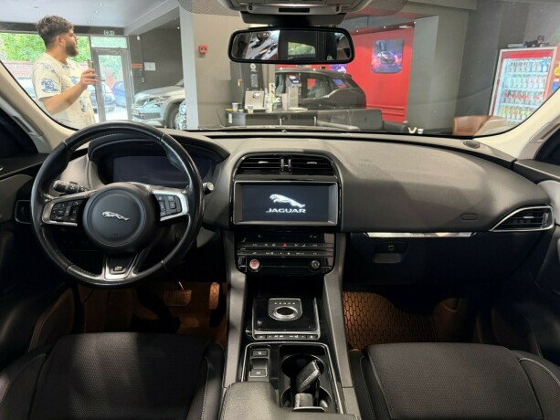 jaguar-f-pace-diesel-2017-big-10
