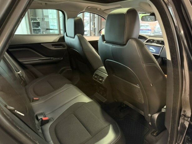 jaguar-f-pace-diesel-2017-big-22