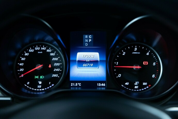 mercedes-benz-v-klasse-diesel-2022-big-12
