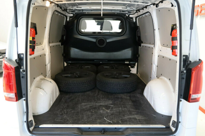 mercedes-benz-vito-diesel-2016-big-11