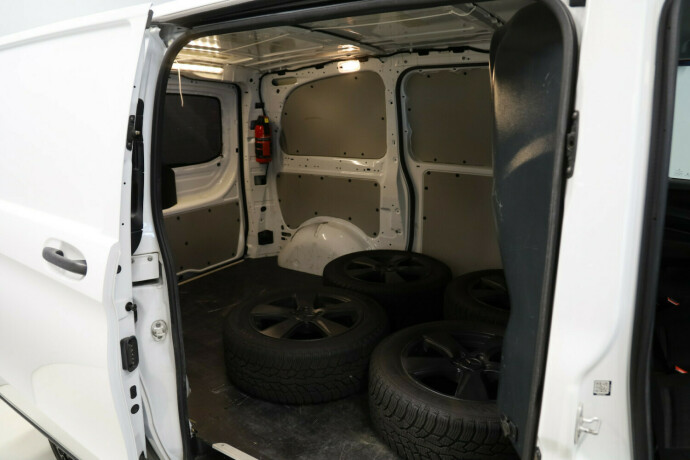 mercedes-benz-vito-diesel-2016-big-10