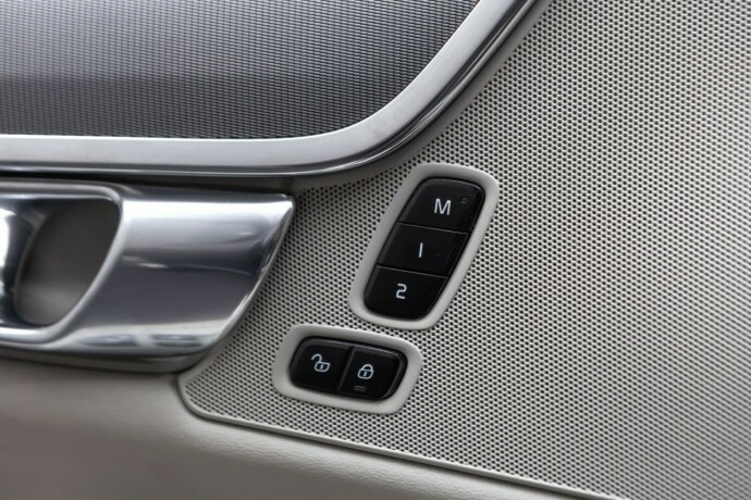 volvo-v90-elektrisitetbensin-2018-big-22