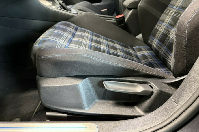volkswagen-golf-elektrisitetbensin-2017-big-12