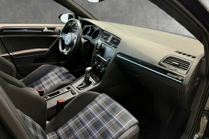 volkswagen-golf-elektrisitetbensin-2017-big-23