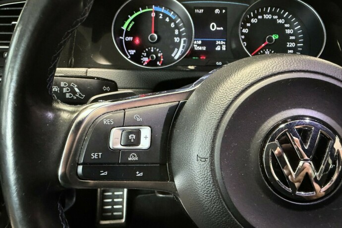 volkswagen-golf-elektrisitetbensin-2017-big-16