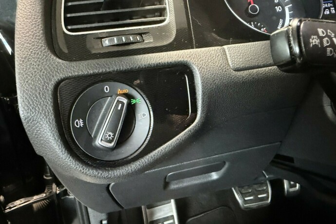 volkswagen-golf-elektrisitetbensin-2017-big-14