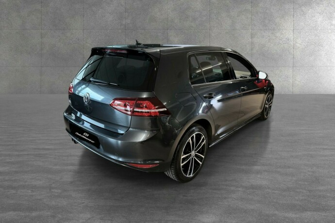 volkswagen-golf-elektrisitetbensin-2017-big-5