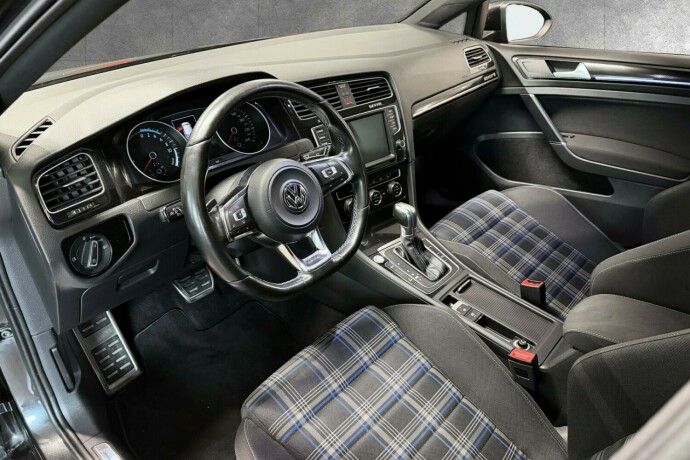 volkswagen-golf-elektrisitetbensin-2017-big-8