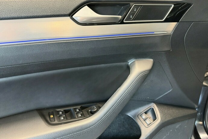 volkswagen-passat-elektrisitetbensin-2018-big-20
