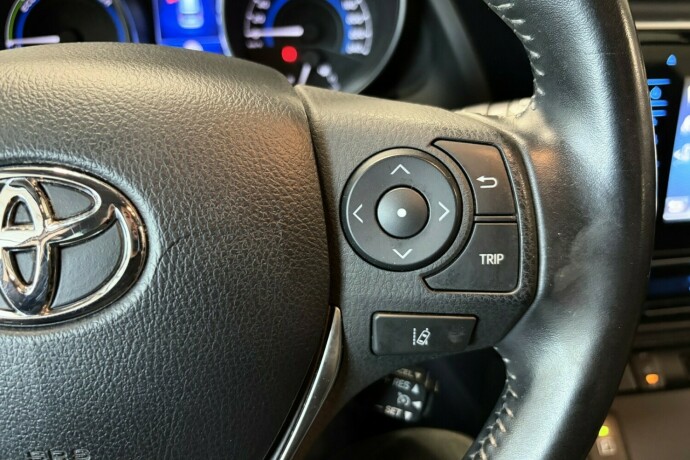 toyota-auris-elektrisitetbensin-2016-big-16