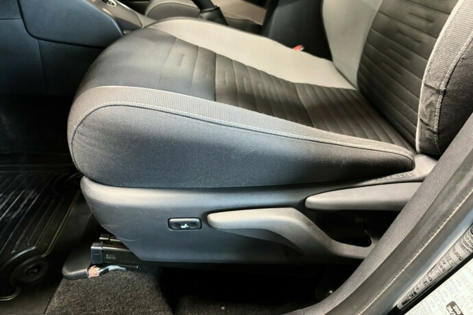 toyota-auris-elektrisitetbensin-2016-big-14