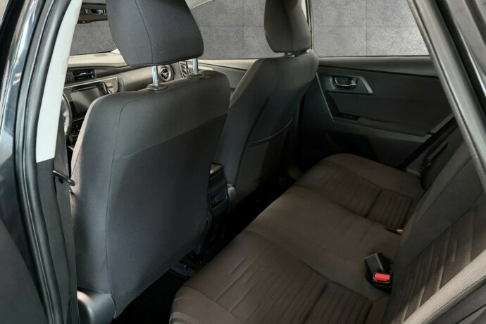 toyota-auris-elektrisitetbensin-2016-big-22