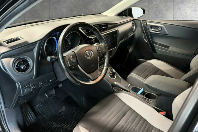 toyota-auris-elektrisitetbensin-2016-big-11