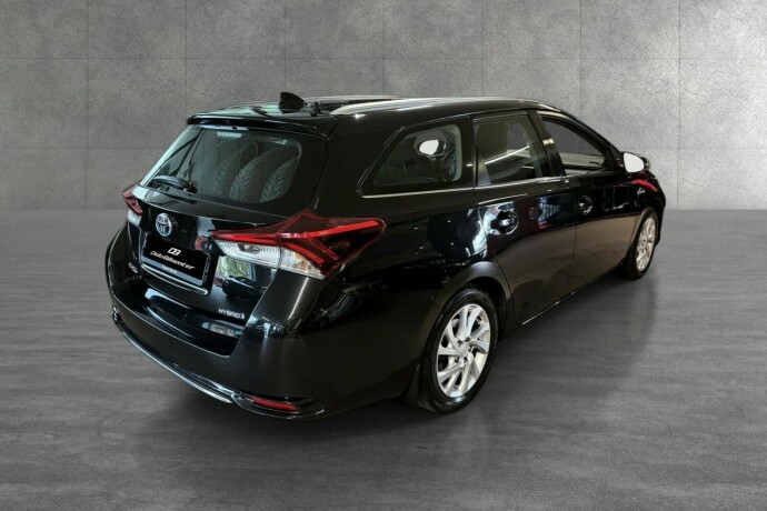 toyota-auris-elektrisitetbensin-2016-big-5