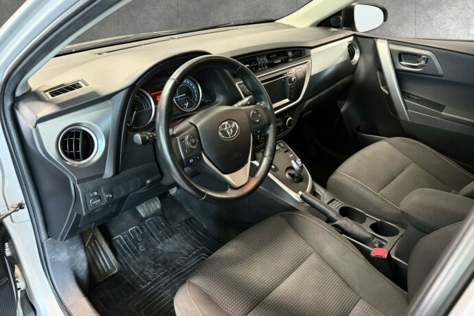 toyota-auris-bensin-2014-big-9