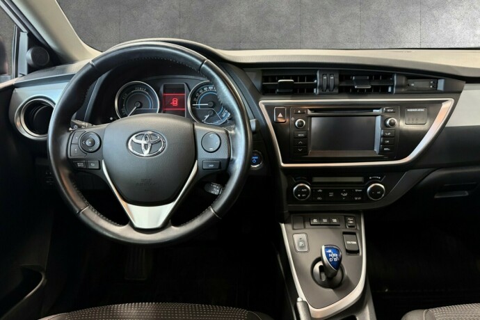 toyota-auris-bensin-2014-big-10