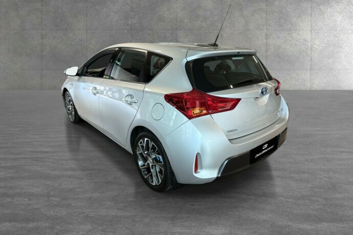 toyota-auris-bensin-2014-big-4