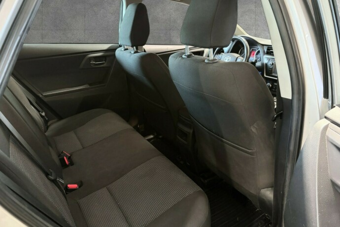 toyota-auris-bensin-2014-big-23