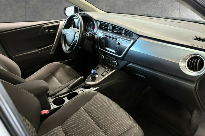 toyota-auris-bensin-2014-big-26