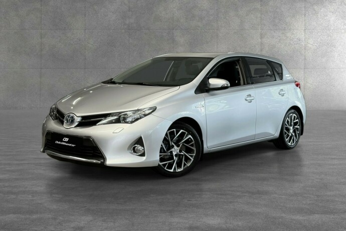 toyota-auris-bensin-2014-big-1