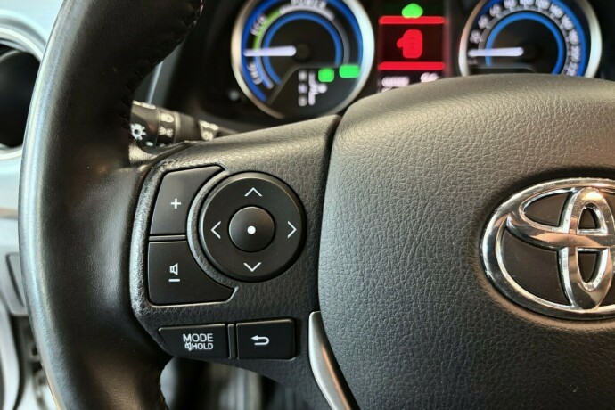 toyota-auris-bensin-2014-big-15