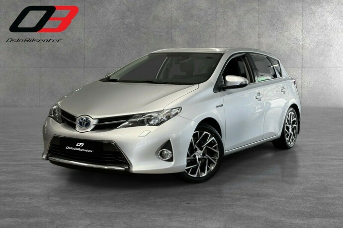 toyota-auris-bensin-2014-big-0