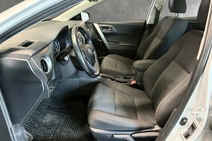 toyota-auris-bensin-2014-big-3