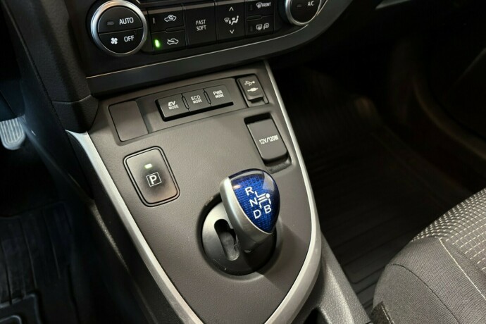 toyota-auris-bensin-2014-big-12
