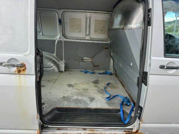 volkswagen-transporter-diesel-2008-big-10