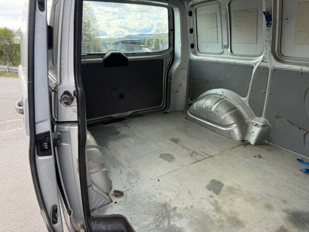 volkswagen-transporter-diesel-2008-big-11