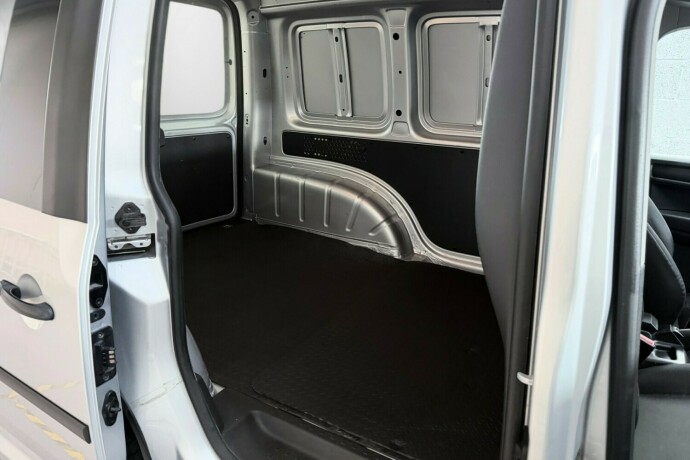 volkswagen-caddy-diesel-2017-big-23
