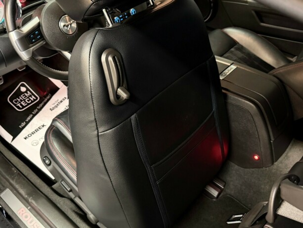 ford-mustang-bensin-2012-big-37
