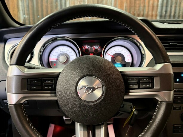 ford-mustang-bensin-2012-big-21