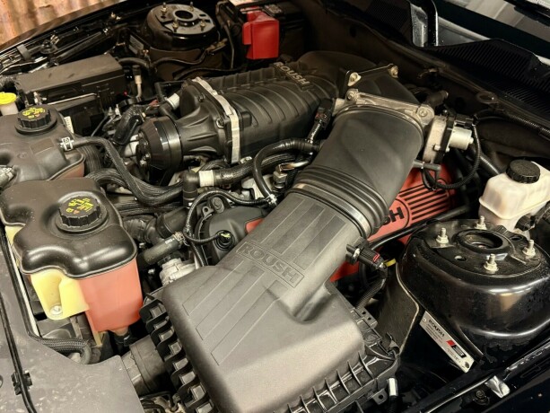 ford-mustang-bensin-2012-big-44