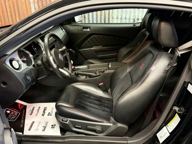 ford-mustang-bensin-2012-big-18