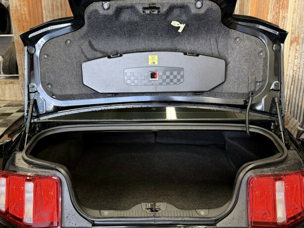 ford-mustang-bensin-2012-big-39