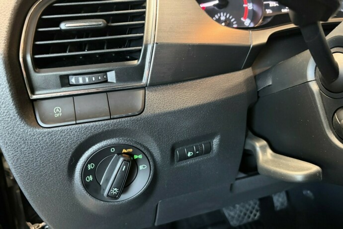 skoda-fabia-bensin-2018-big-17