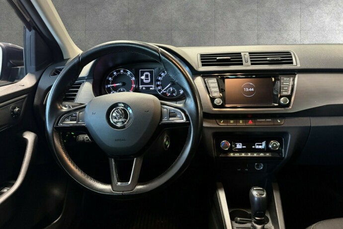 skoda-fabia-bensin-2018-big-9