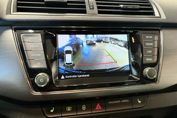 skoda-fabia-bensin-2018-big-21