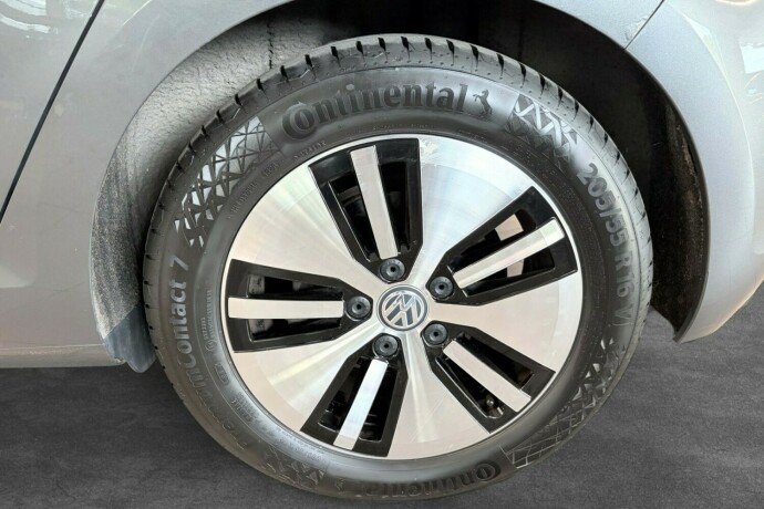 volkswagen-golf-elektrisitet-2019-big-27