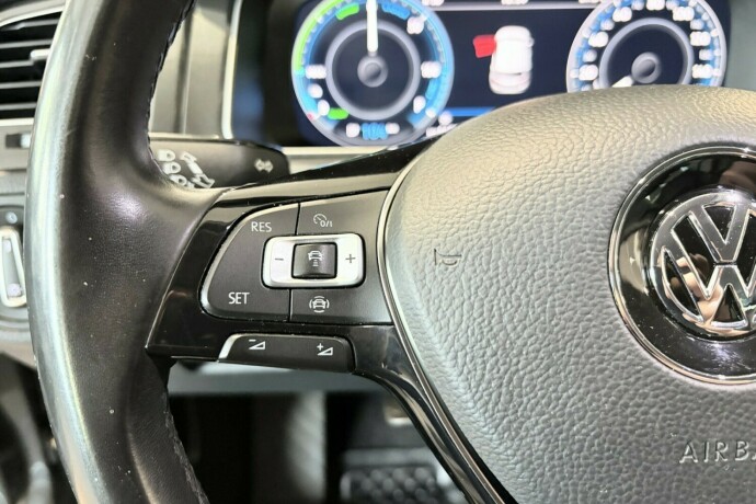 volkswagen-golf-elektrisitet-2019-big-17