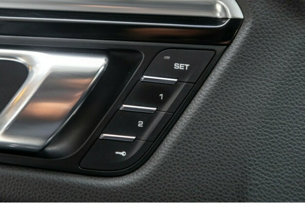 porsche-macan-bensin-2017-big-33