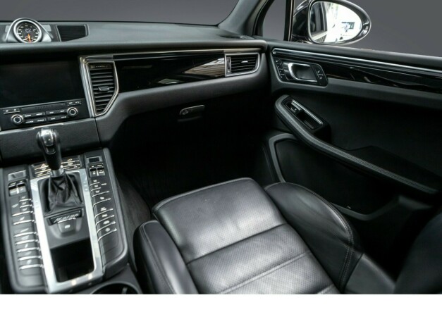 porsche-macan-bensin-2017-big-11