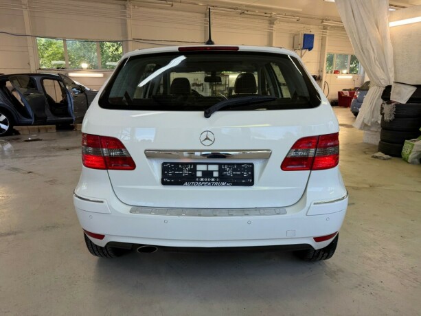 mercedes-benz-b-klasse-bensin-2009-big-4